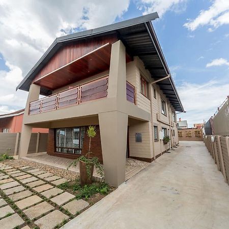 The Musafer Travel Lodge Pietermaritzburg Εξωτερικό φωτογραφία