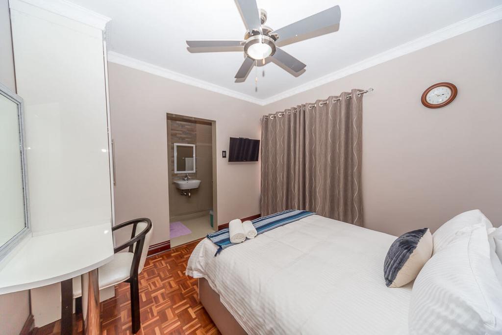 The Musafer Travel Lodge Pietermaritzburg Εξωτερικό φωτογραφία