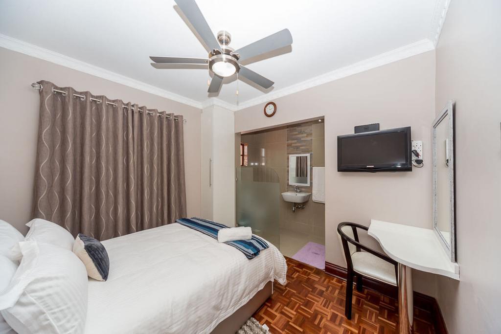 The Musafer Travel Lodge Pietermaritzburg Εξωτερικό φωτογραφία